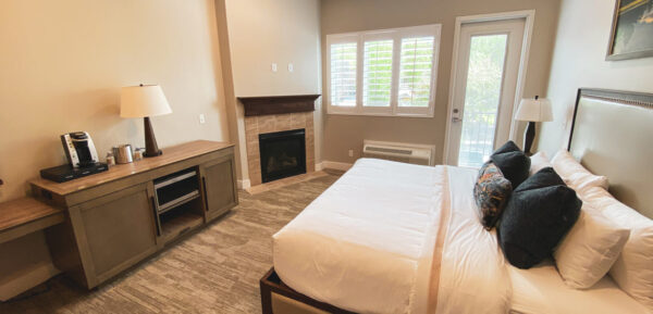 Image of Broadway Building room at Huff House Inn and Cabins