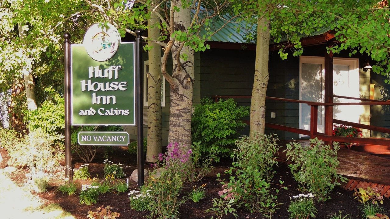 image of huff house inn